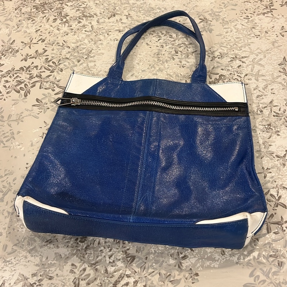 BOTKIER DESIGNER Navy Blue/White/Black Leather Bag/ Structured Design/ Like New